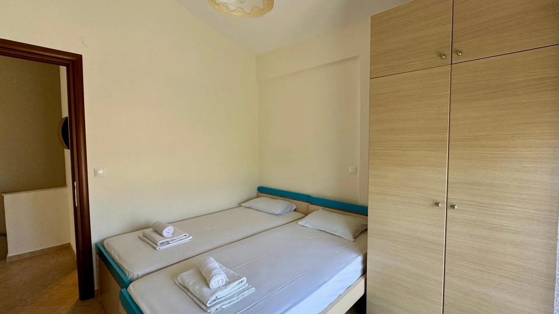 Captain'S Maisonettes Никити 0*,  Греция